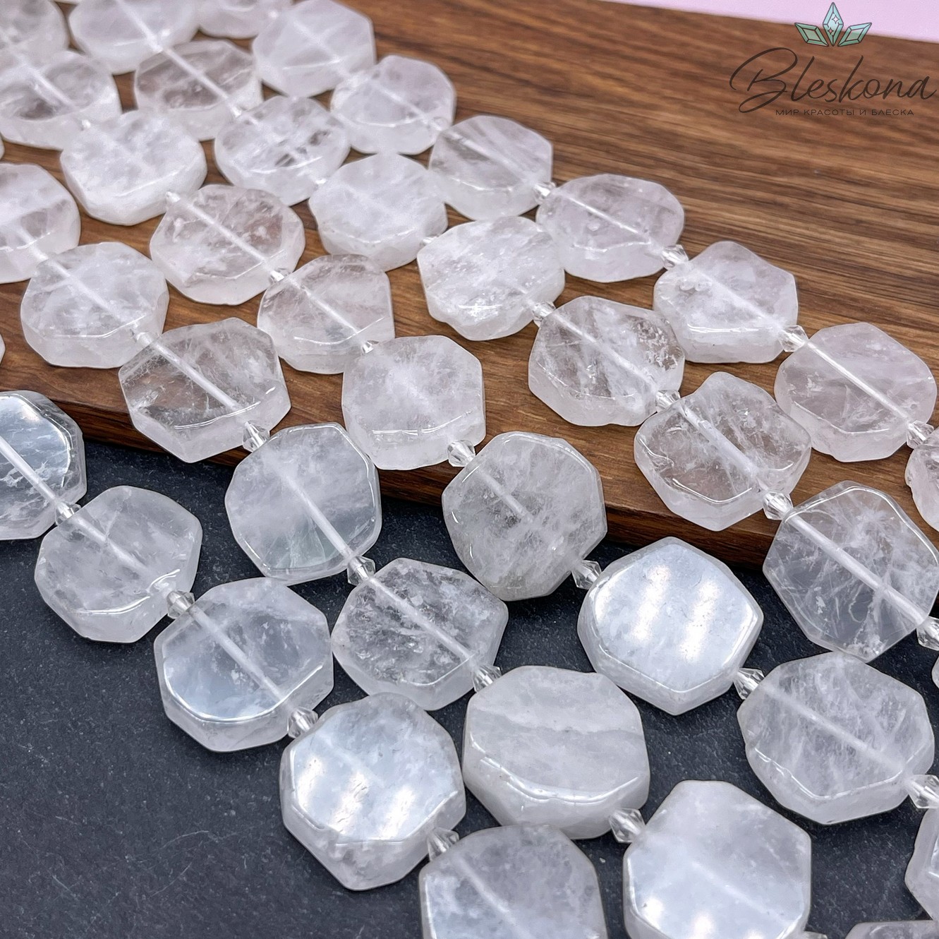 Горный хрусталь фриформ плоский 19*19 мм