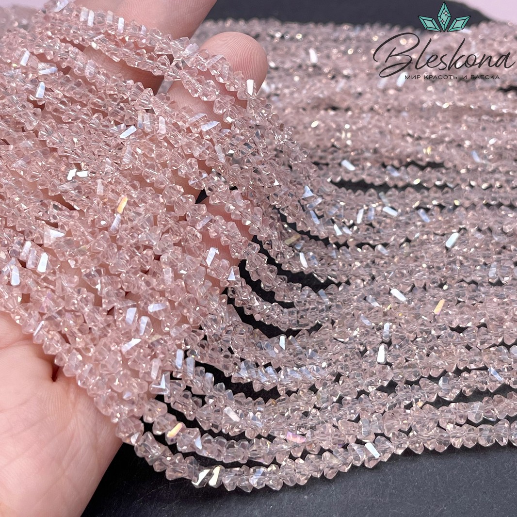 Чешское стекло №125 4,5 мм треугольник