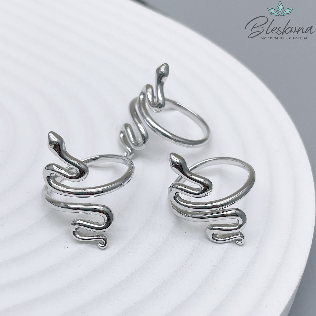 18,5 мм, Цвет серебро, Кольцо безразмерное змея гладкая