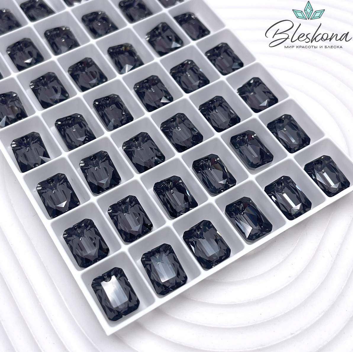 6435 Emerald Cut 11,5 мм Crystal Silver Night (SINI)