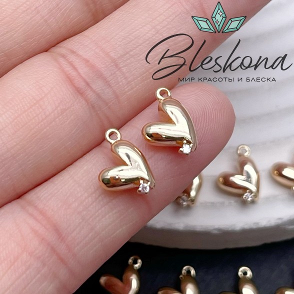 11*7,5 мм Цвет золото, Подвеска Сердце с цирконом 