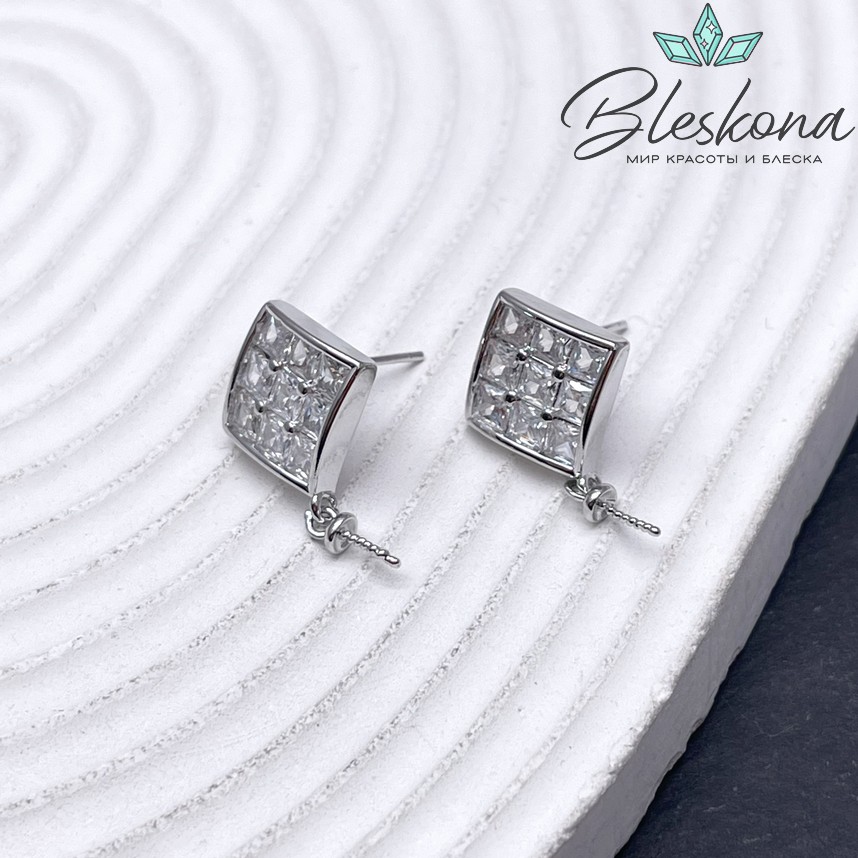 17*15 мм Цвет серебро, Пусеты ромб с цирконами и штифтом под вклейку