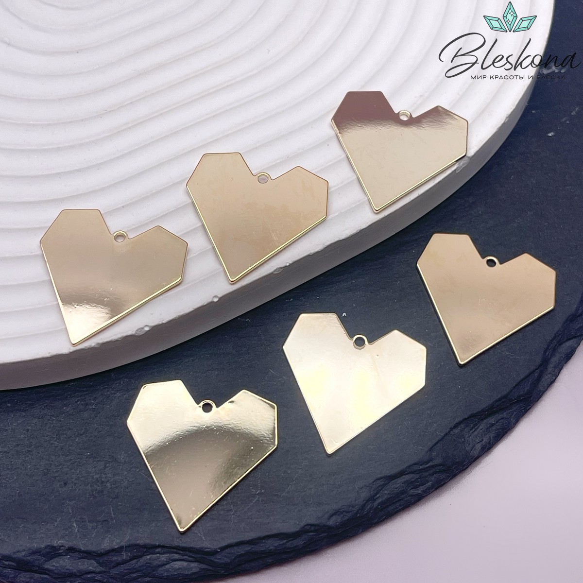 25*25 мм Цвет золото, Подвеска Сердце гладкое углы