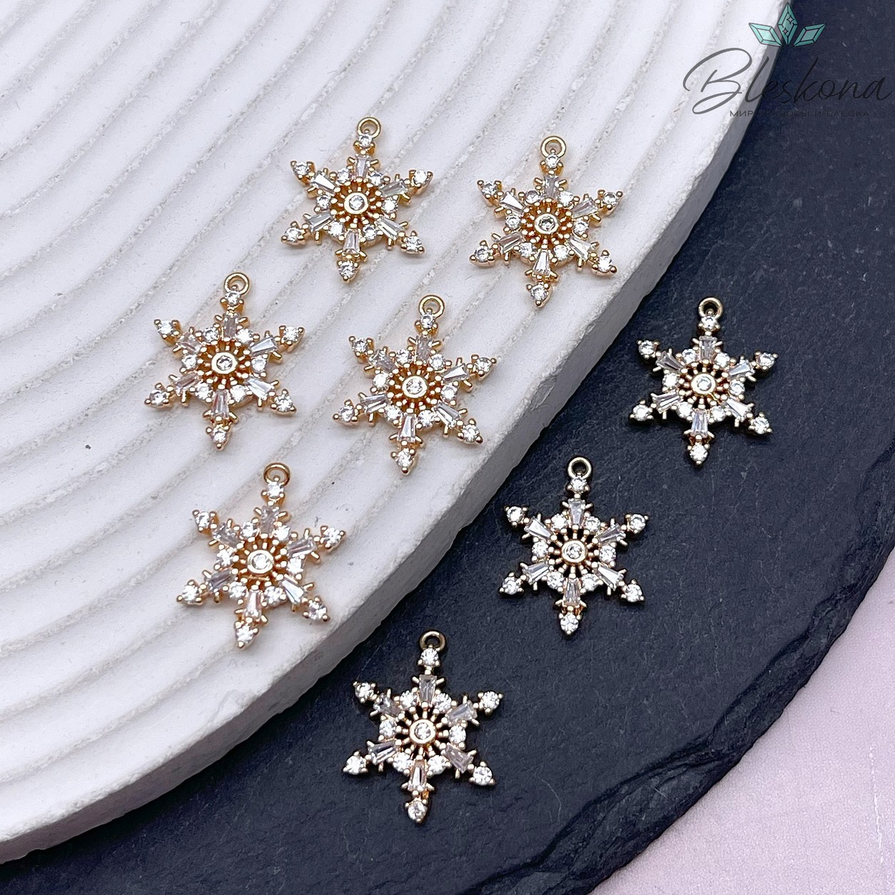 16,8*13 мм Цвет золото, Подвеска Снежинка с цирконами