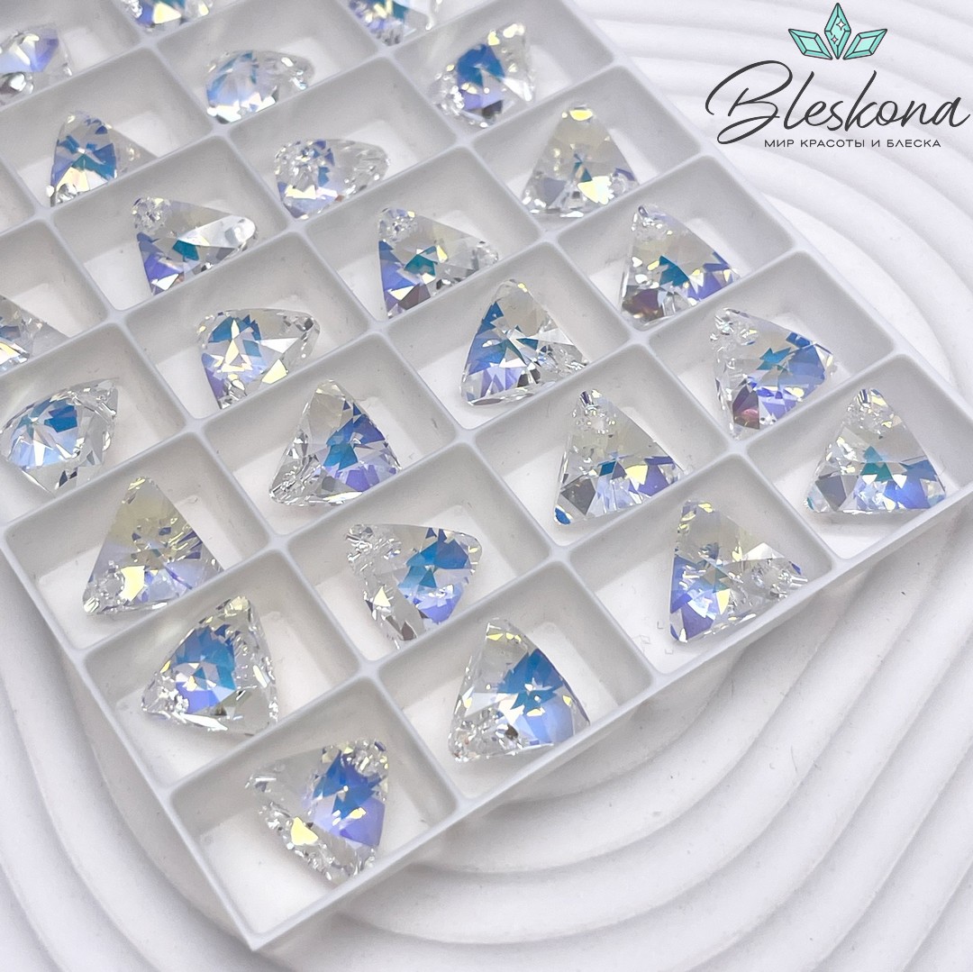 6628 XILION Triangle 12мм Crystal Aurore Boreale (AB)