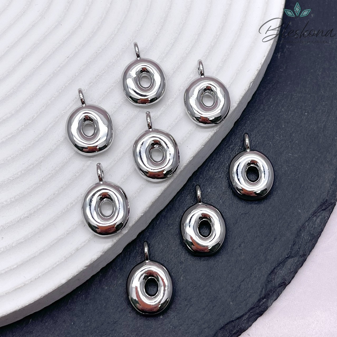 18 мм, Цвет серебро, Буква объемная O