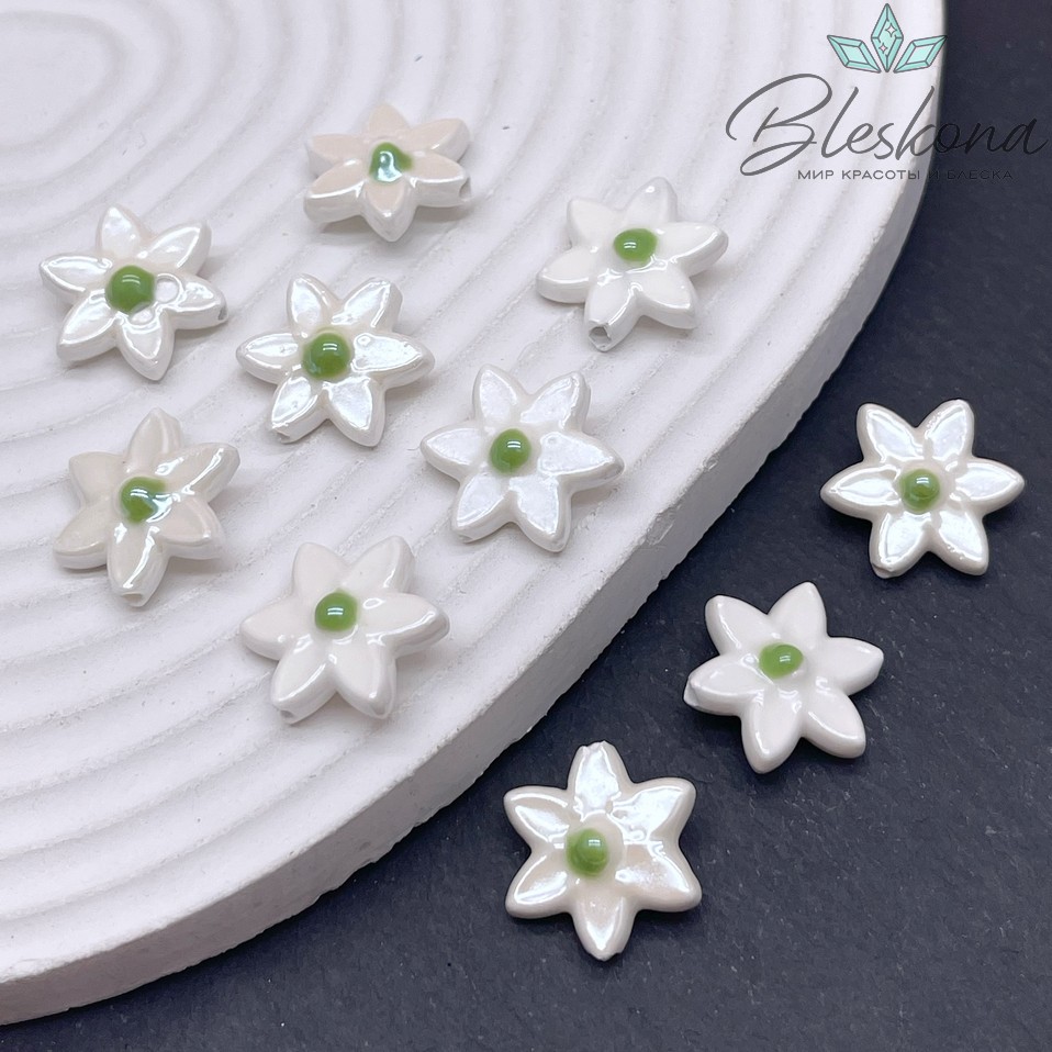 15*16 мм Керамика бусина цветок белый 