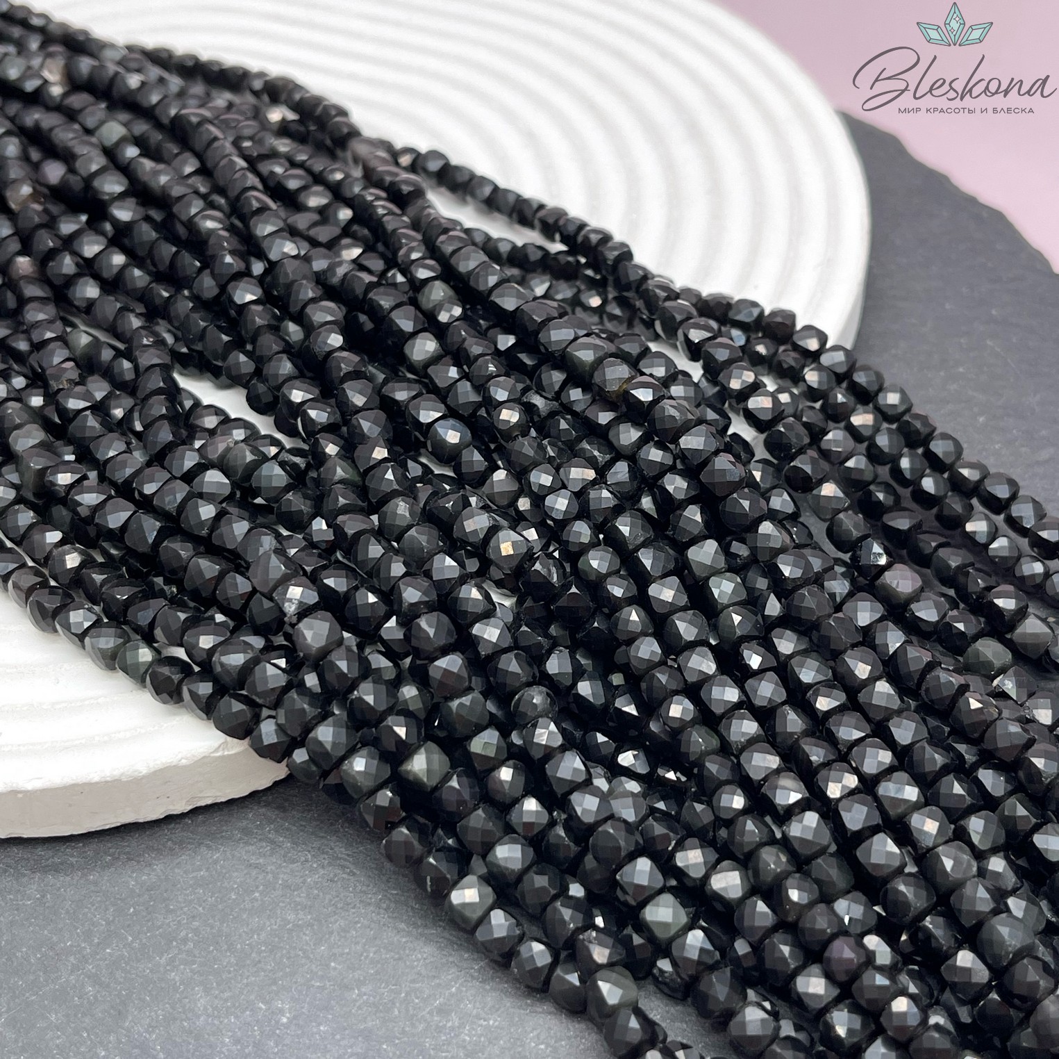 Обсидиан серебристый куб алмазная огранка 4*4 мм