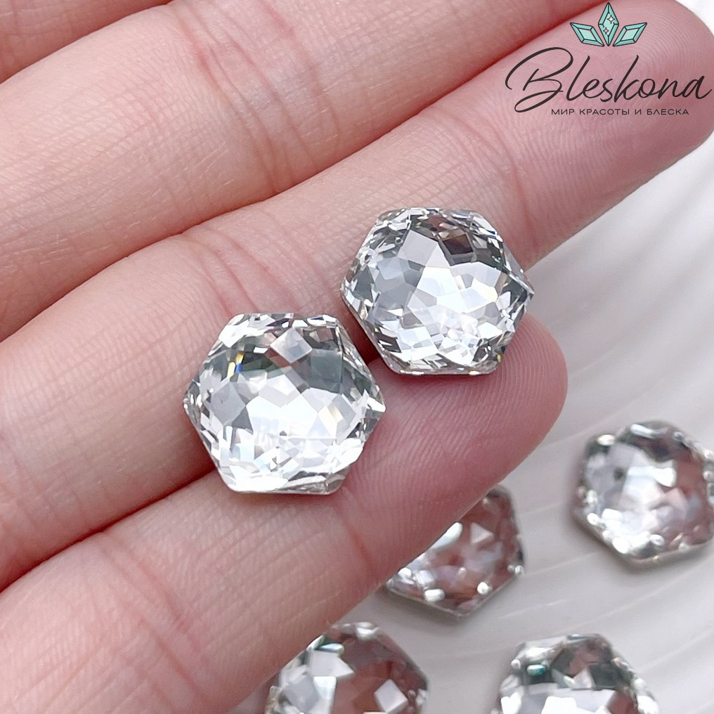 4683 Fantasy Hexagon 12*13,5mm Crystal F