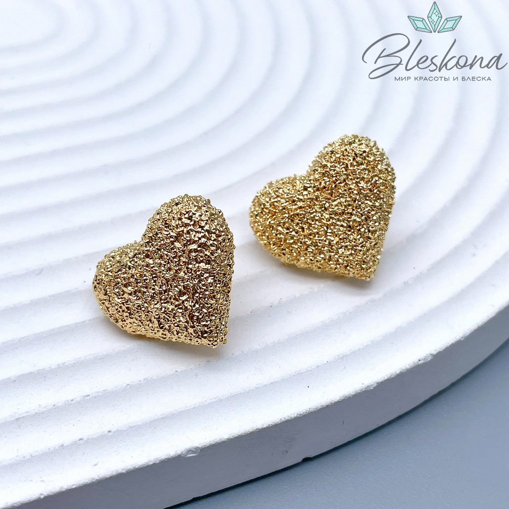 16*18,5 мм Цвет золото, Пусеты сердце фактурное 