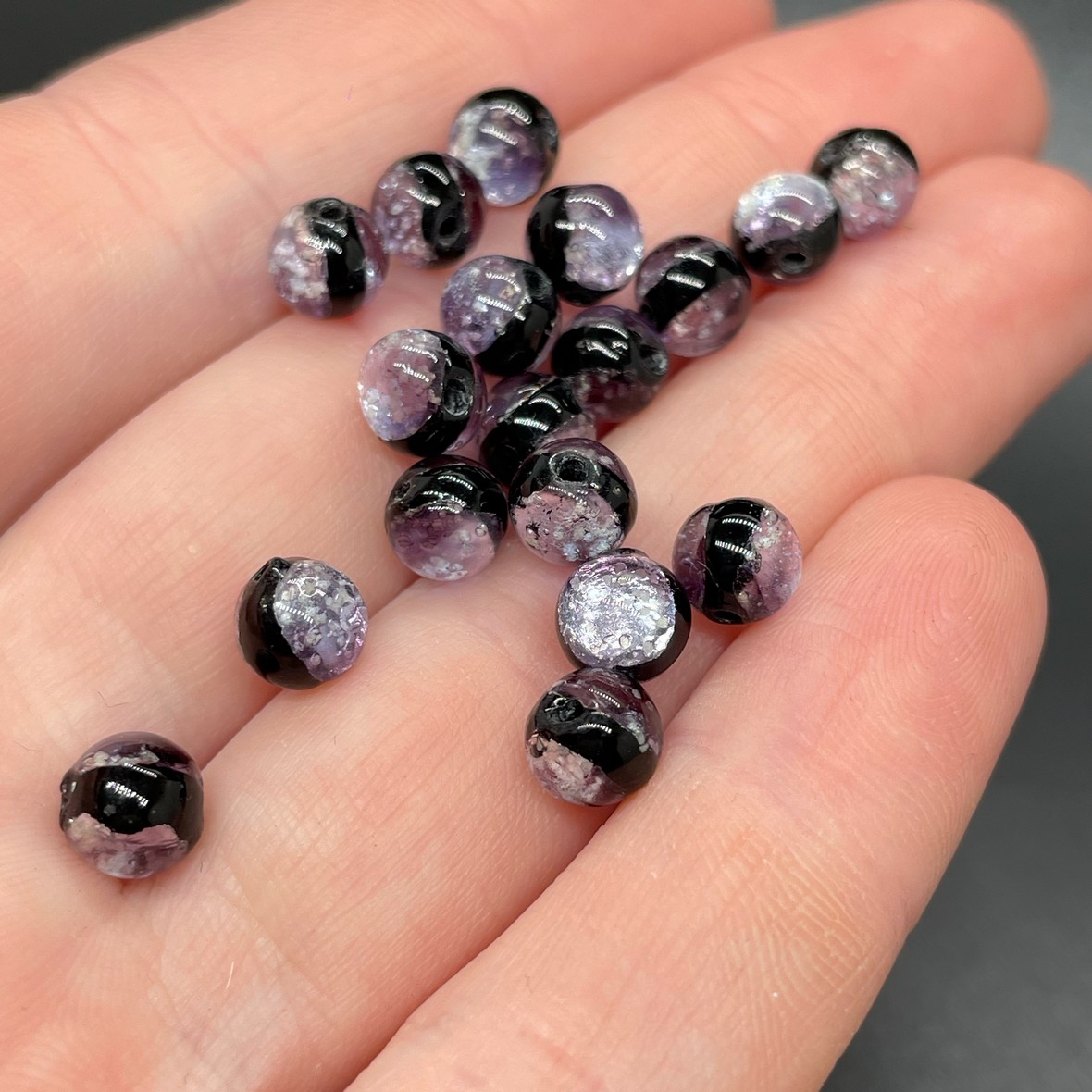 6 мм, Стекло бусина шар фиолетовое с черным обрамлением 