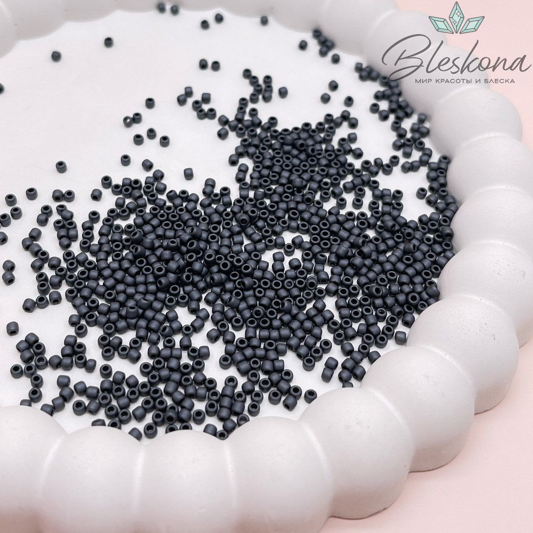 Бисер TOHO round 11/0 цвет №611 (оттенок черного)