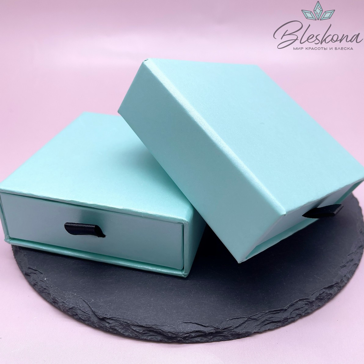 Коробка Светло-зеленая выдвижная 9*9*3,5 см