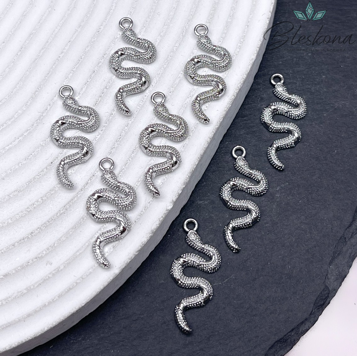 26*12мм Цвет серебро, Подвеска змея точки