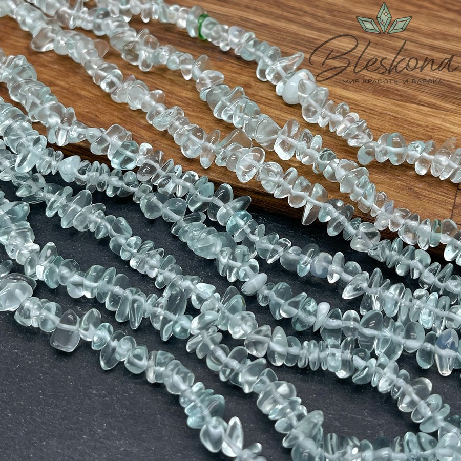 Крошка Кварц тонированный бледно-бирюзовый (имитация) ширина бусин ~ 7-9 мм