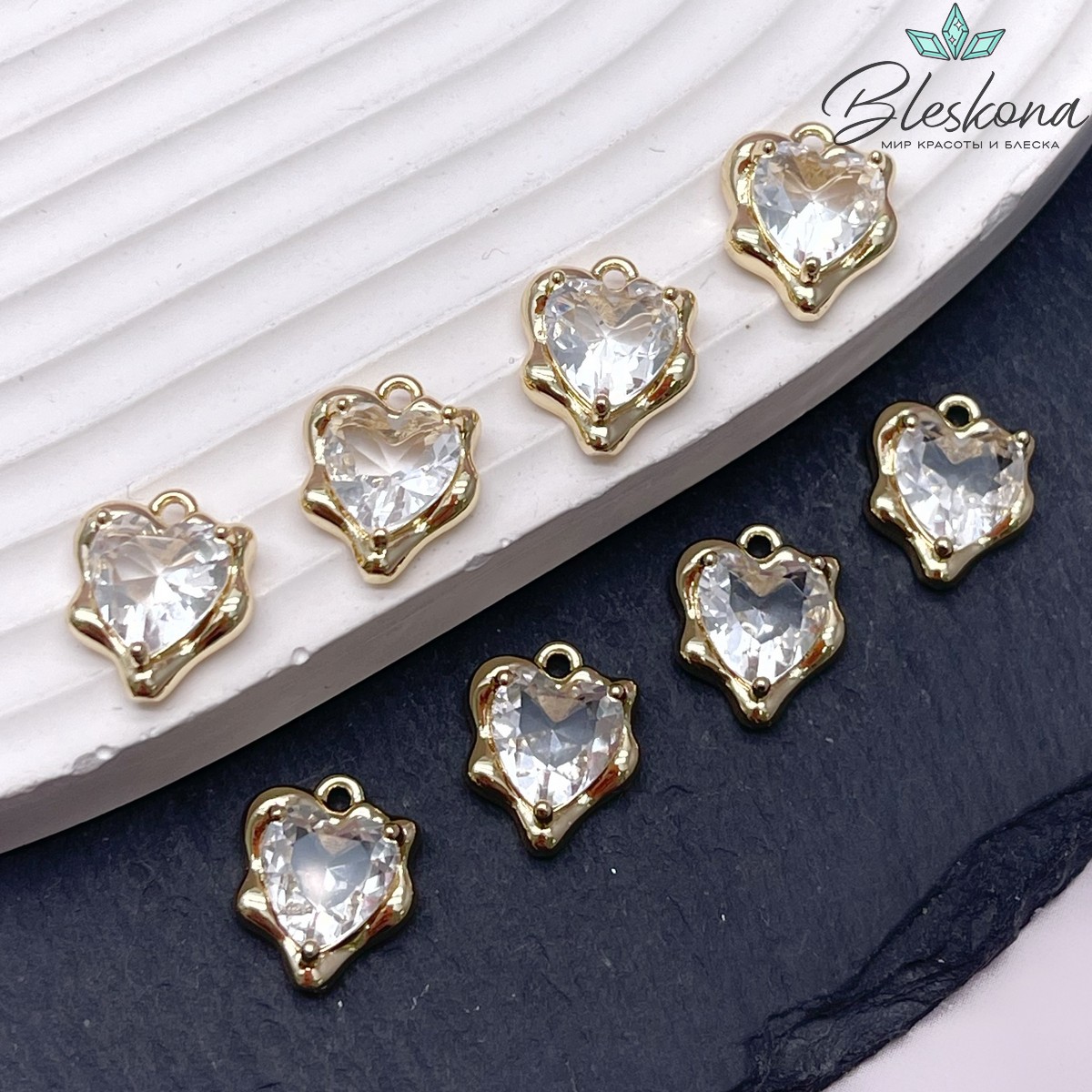 13*10,5 мм Цвет золото, Подвеска сердце неровное белый циркон