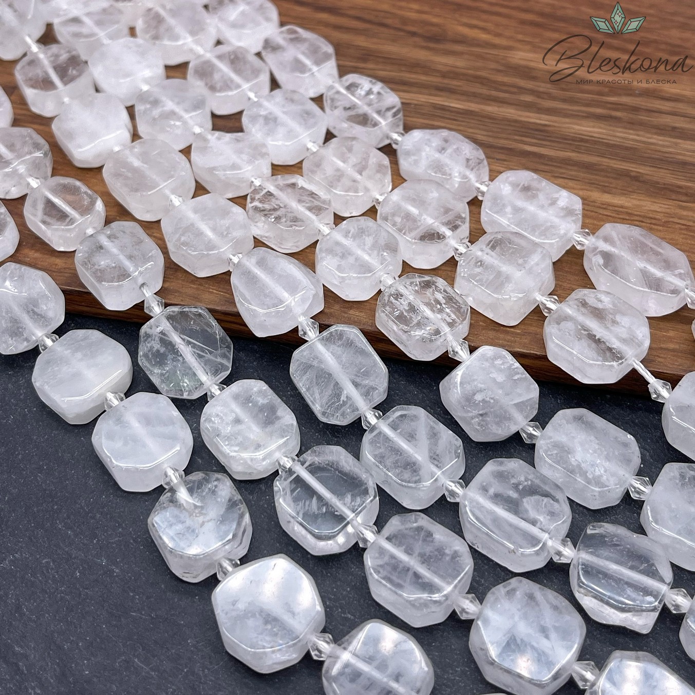 Горный хрусталь плоский квадрат фриформ 14*14 мм