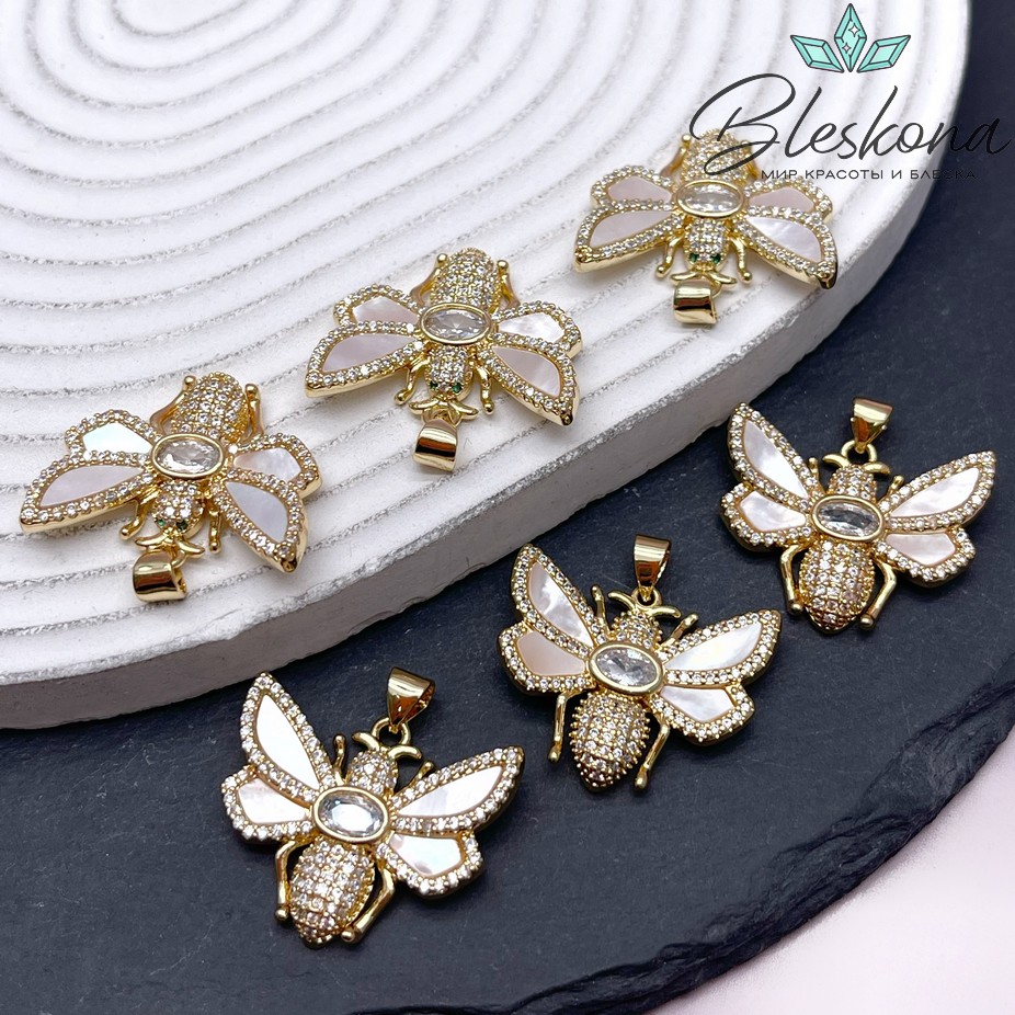 21*27 мм Цвет серебро, Подвеска Пчелка с перламутром и цирконами 