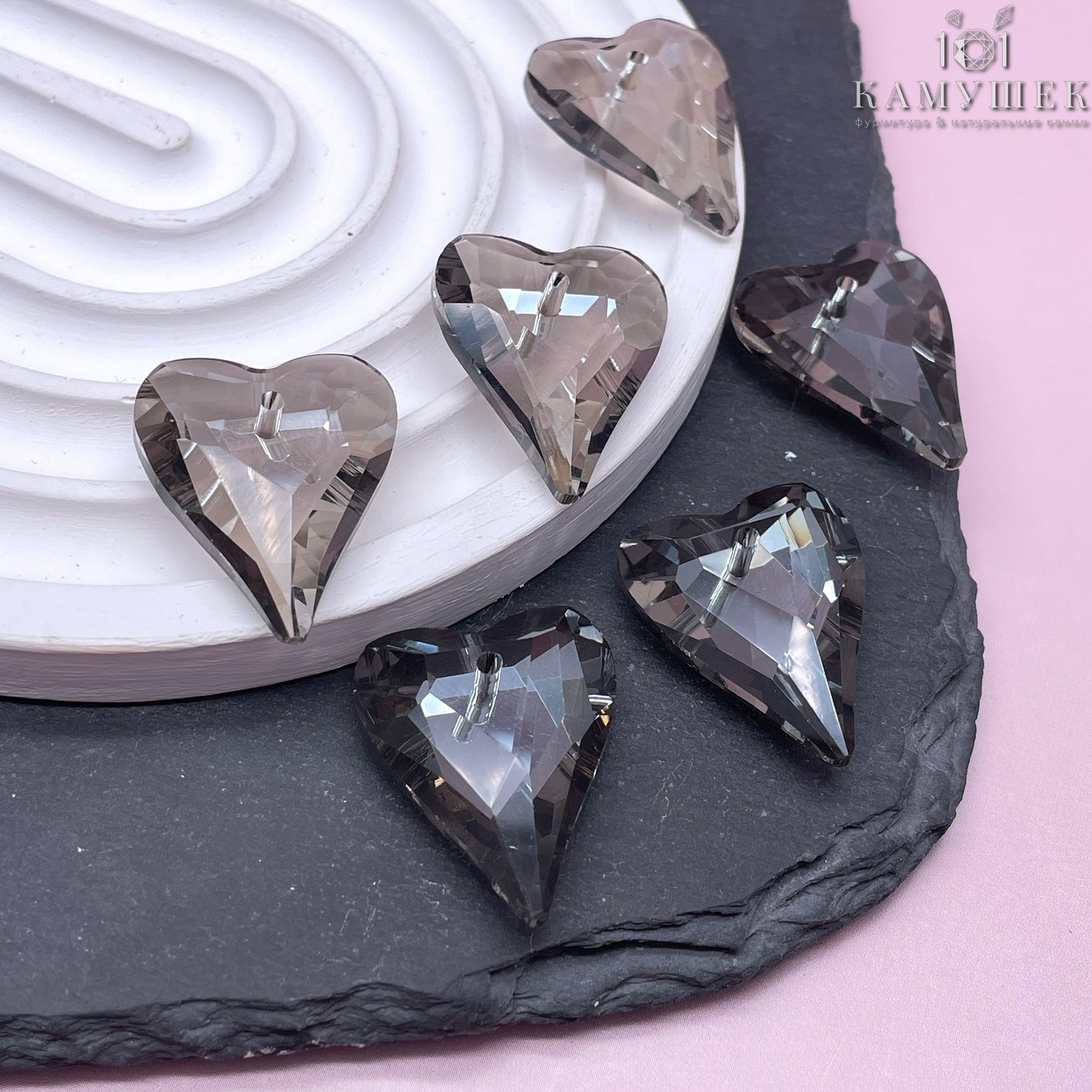 26,5*21,5 мм, Подвеска сердце стекло белое с переливом (Satin F) уп. 2 шт