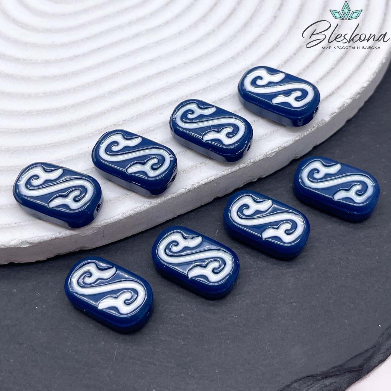 20*11,5 мм Бусина Этно округленный прямоугольник сине-белый