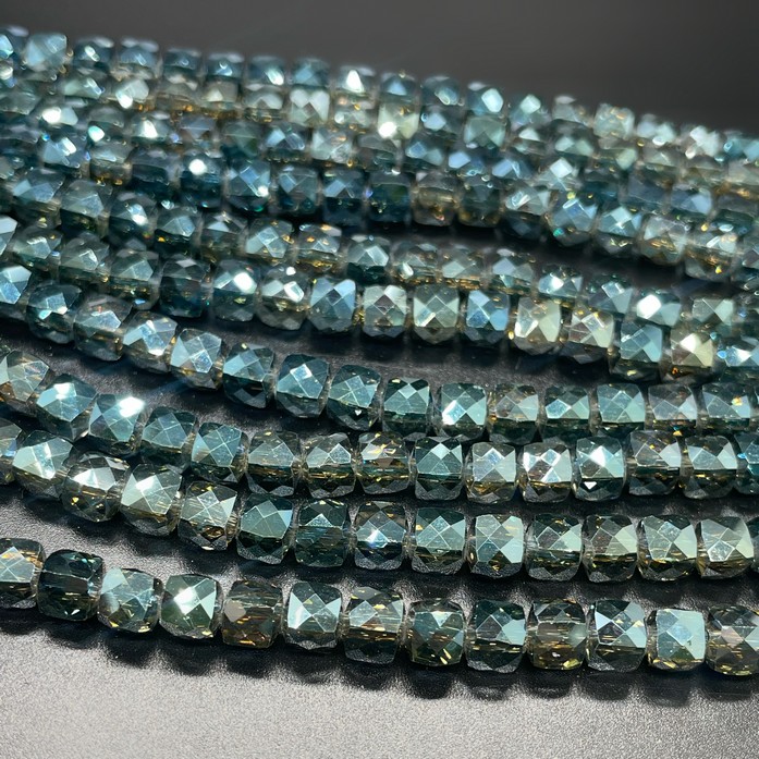 6.5 мм Стекло Lux, куб огранка, цвет сине- зеленый