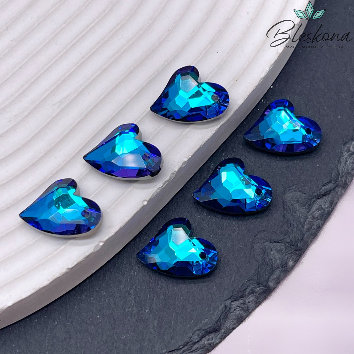 16,5*14 мм, Подвеска сердце стекло белое с переливом (Heliotrope) уп. 2 шт