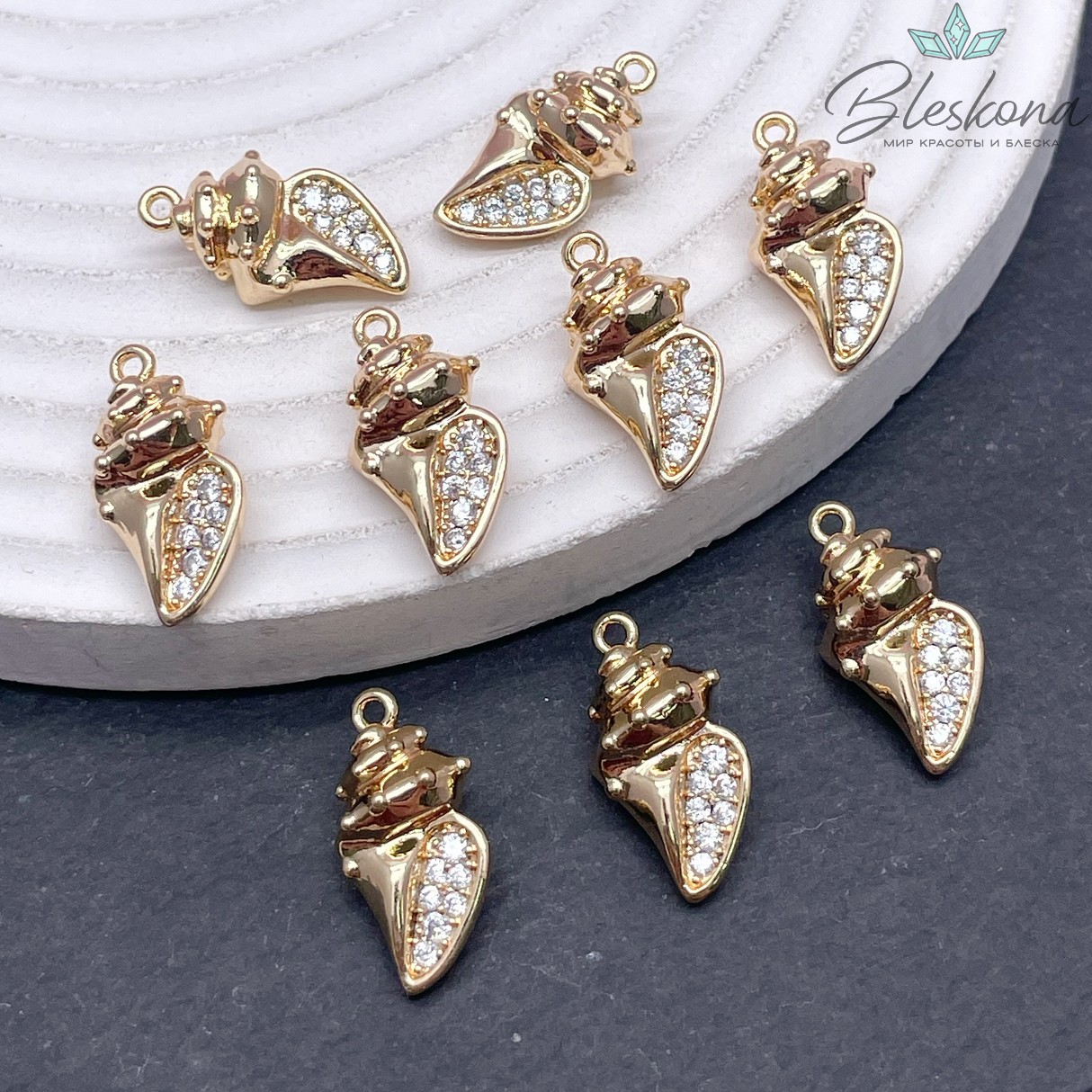 19*10 мм Цвет золото, Подвеска ракушка с цирконами