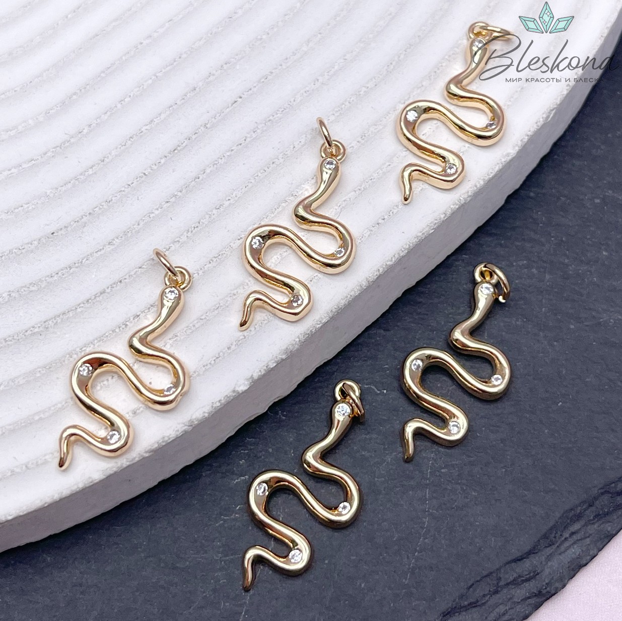 26,5*12,5 мм Цвет золото, Подвеска змея гладкая с белым цирконом