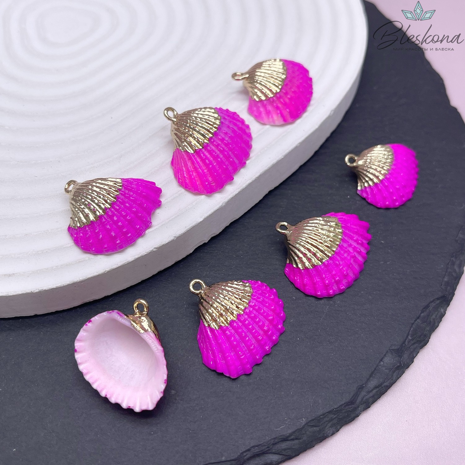(22-26)*(25-28) мм, Цвет золото, Подвеска Ракушка фуксия