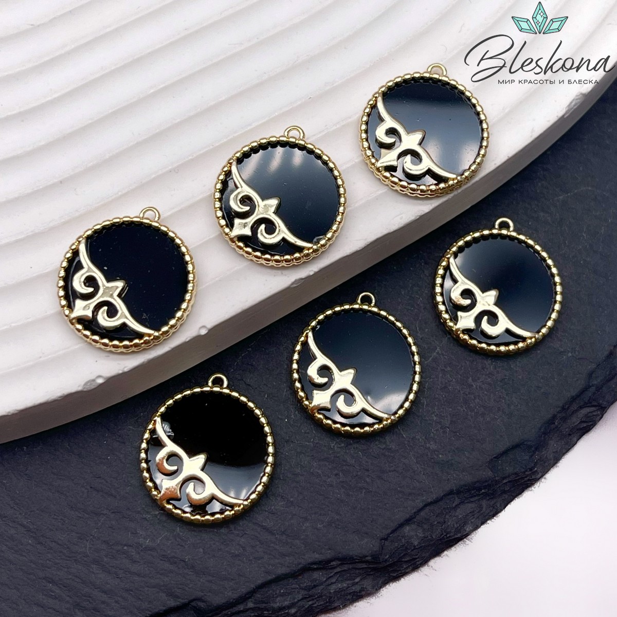 16,8*15 мм Цвет золото, Подвеска круг черная керамика Этно №4