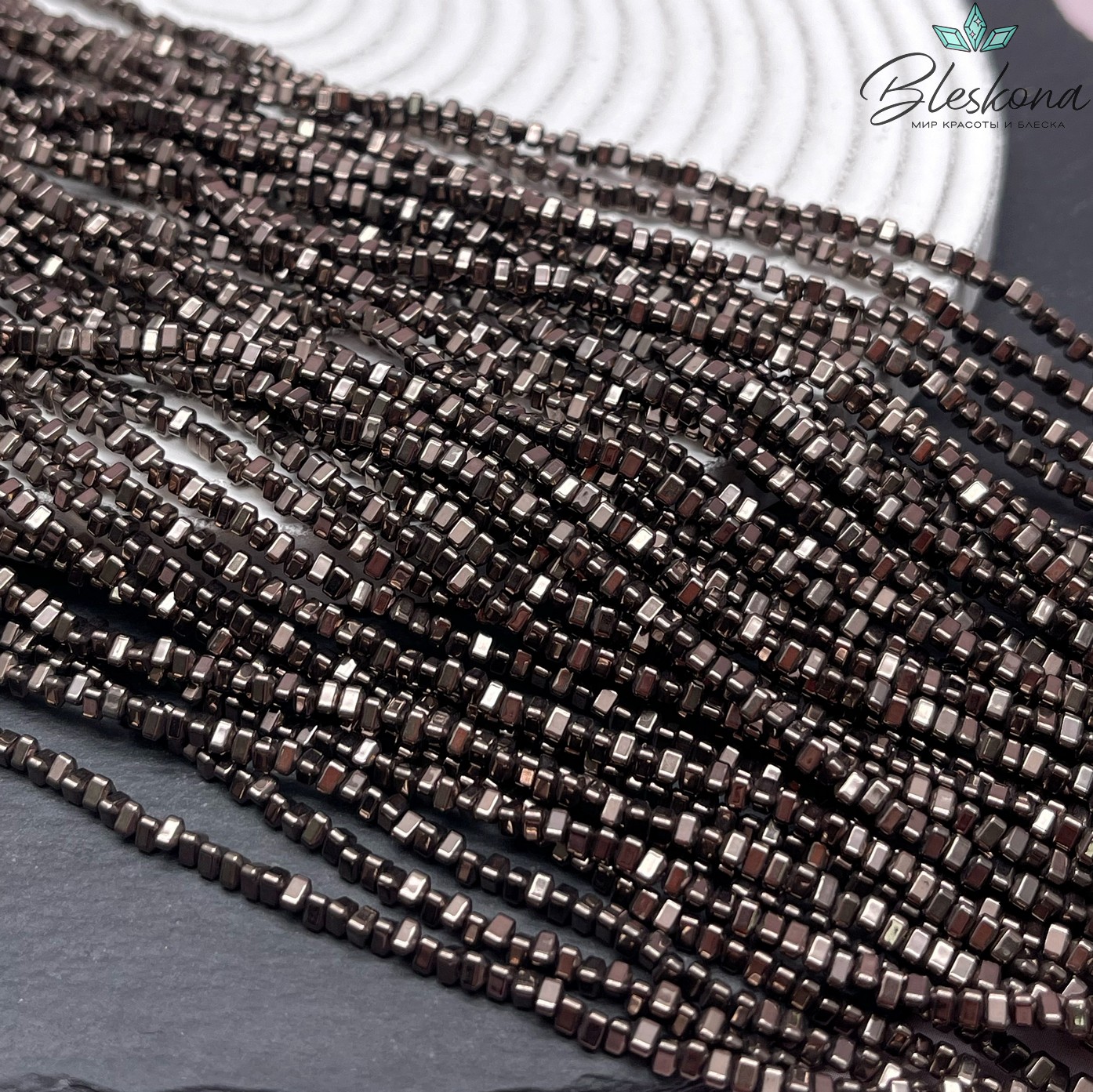 3*2 мм Гематин имитация, цвет коричневый №1 (шоколадный), треугольник объемный