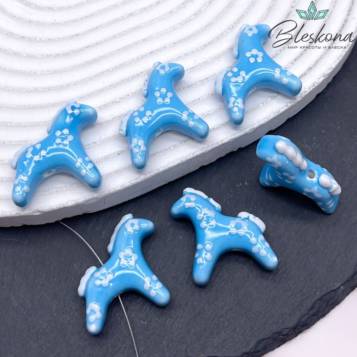 22*27 мм Керамика бусина Дымковская лошадка голубая