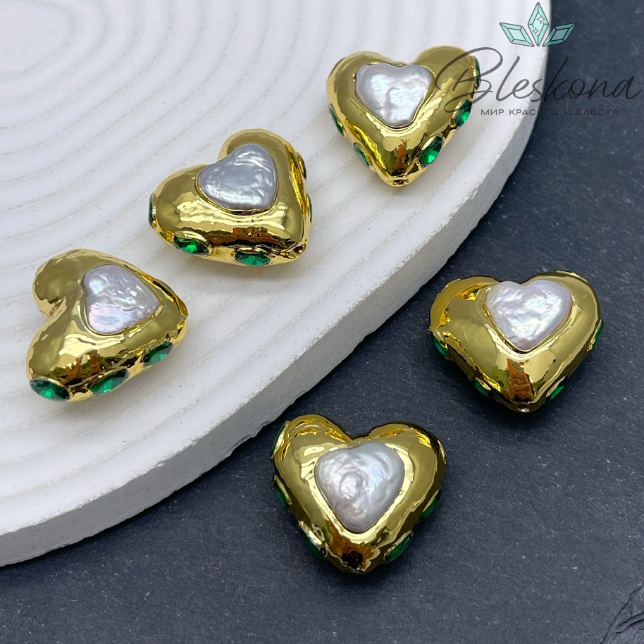 23*24 мм Цвет золото, Бусина  Жемчуг сердце инкрустированное зеленым стеклом