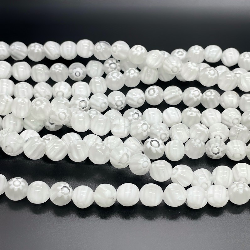 Муранское стекло белое цветы  8мм