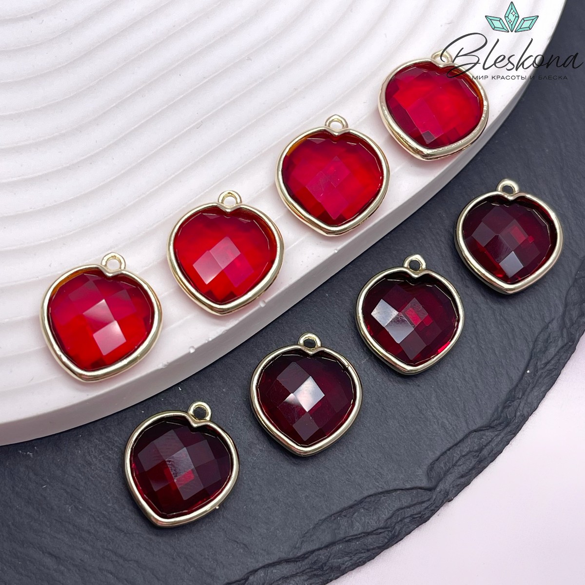 15 мм, Цвет золото, Подвеска сердце красное огранка