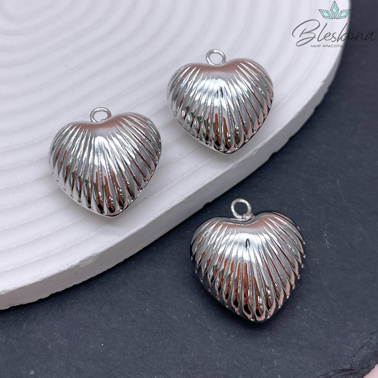 25,5*28мм Цвет серебро, Подвеска Сердце лучи объемное