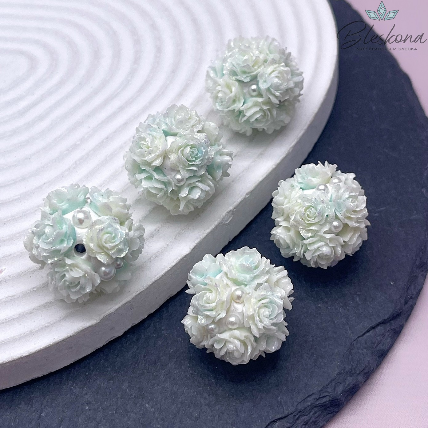 24 мм Бусина шар цветочный бежево-голубой