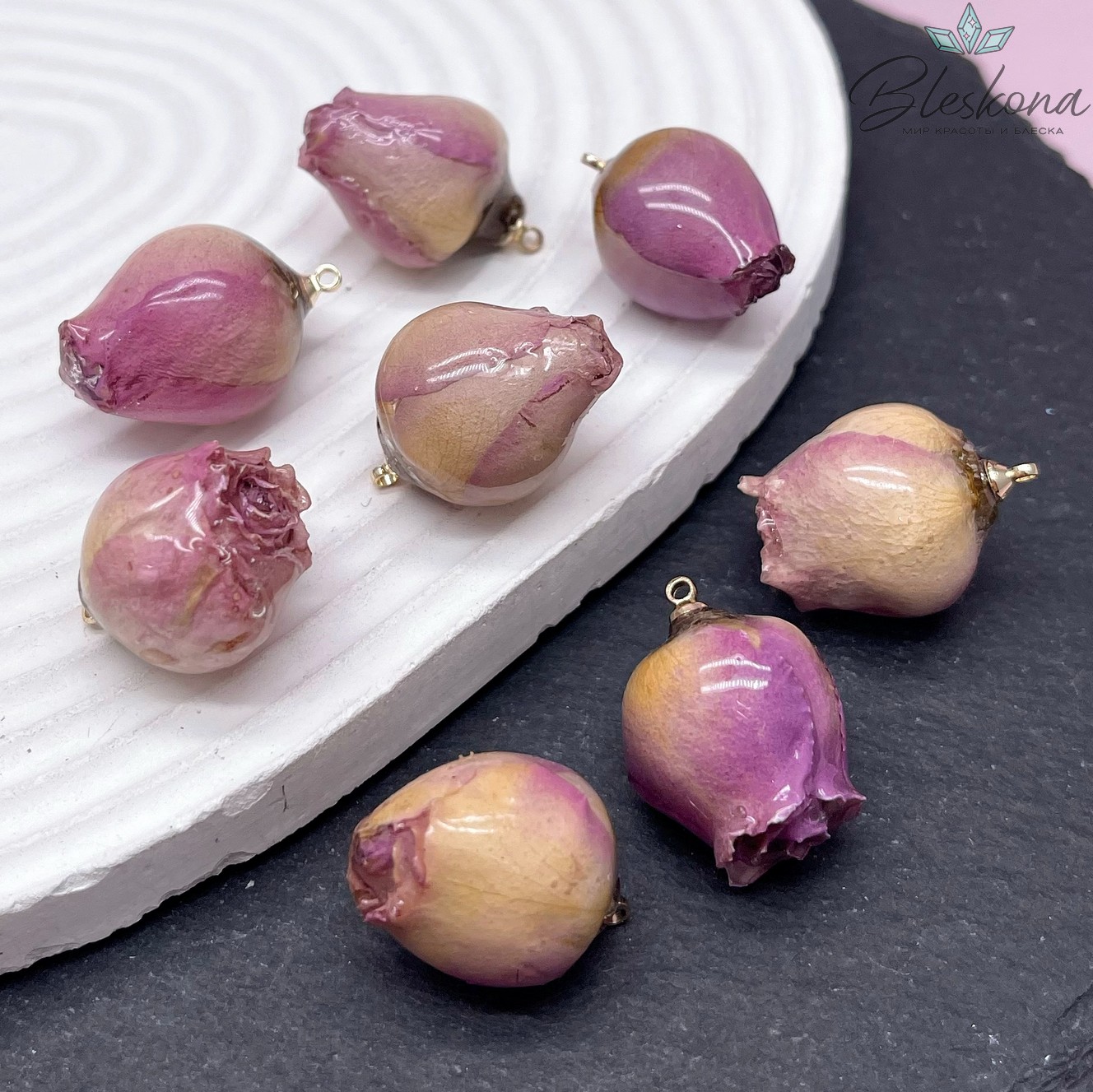 21-26 мм, Цвет золото, Подвеска роза в эпоксидной смоле №12