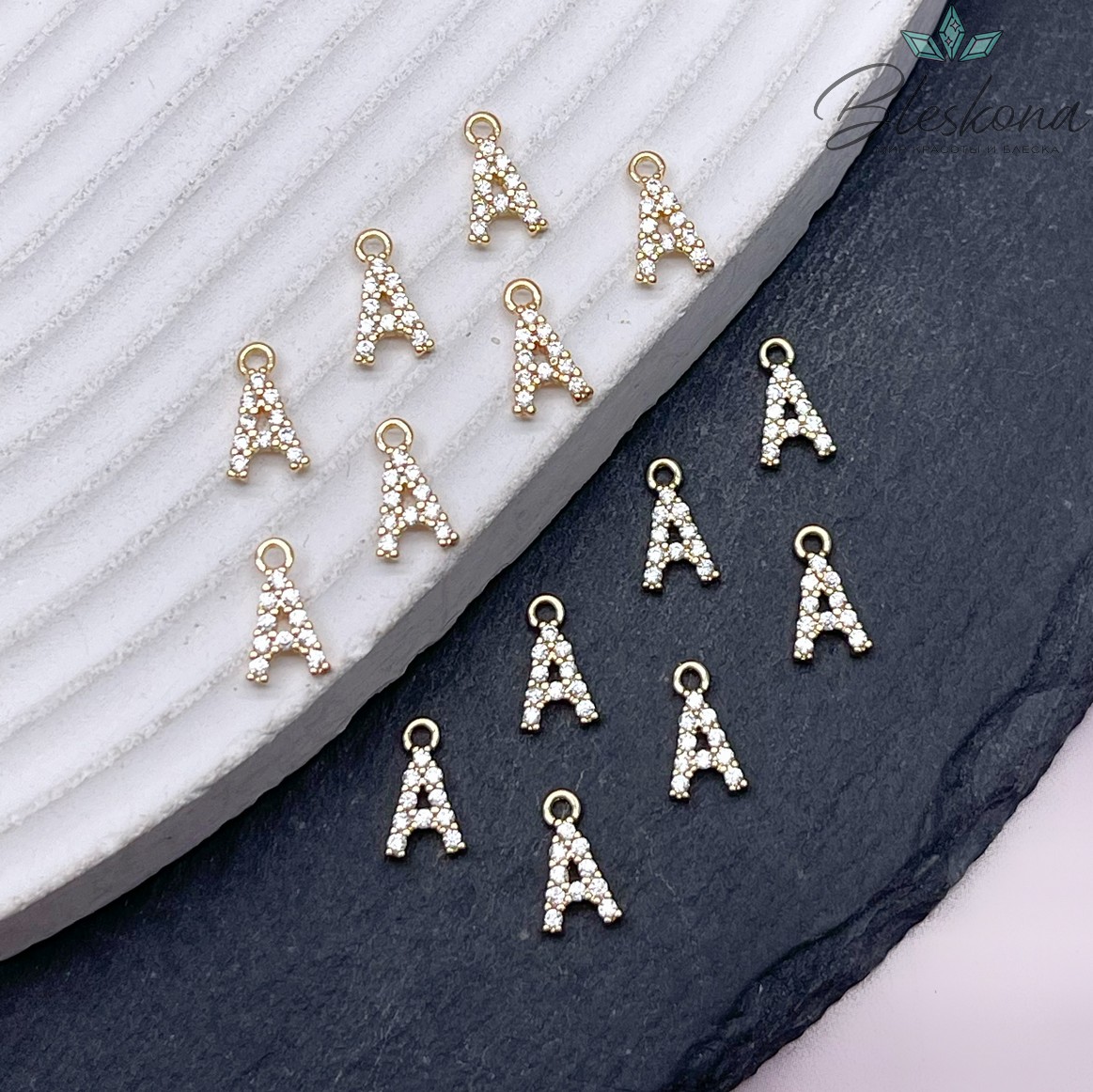 8,6 мм Цвет золото, Буква A цирконы 