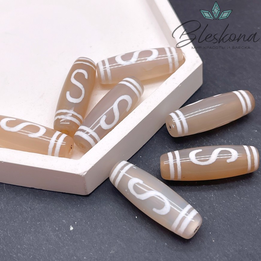 Бусина Дзи Денежный крючок серо-белый бочонок 30*11 мм