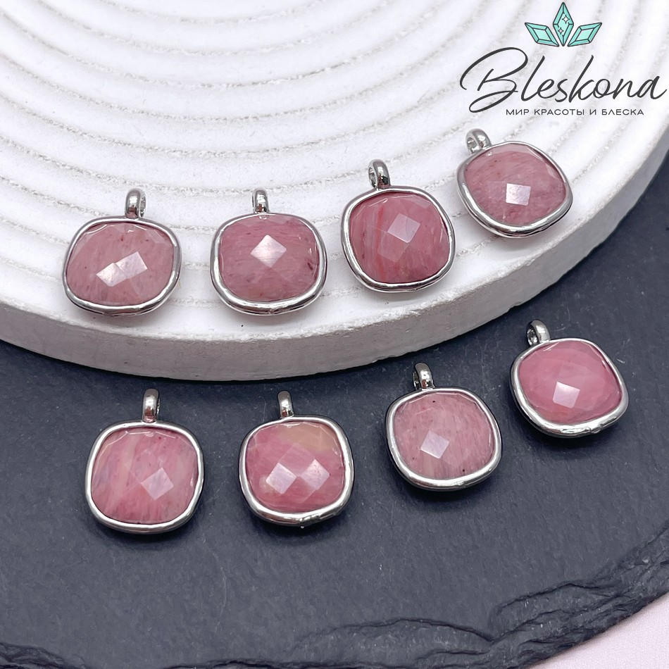 13мм, цвет серебро ,Подвеска квадрат Родонит  в обрамлении 