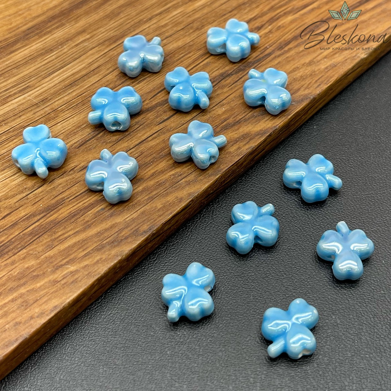 11,5*13 мм Бусина Клевер, керамика цвет ярко-голубой