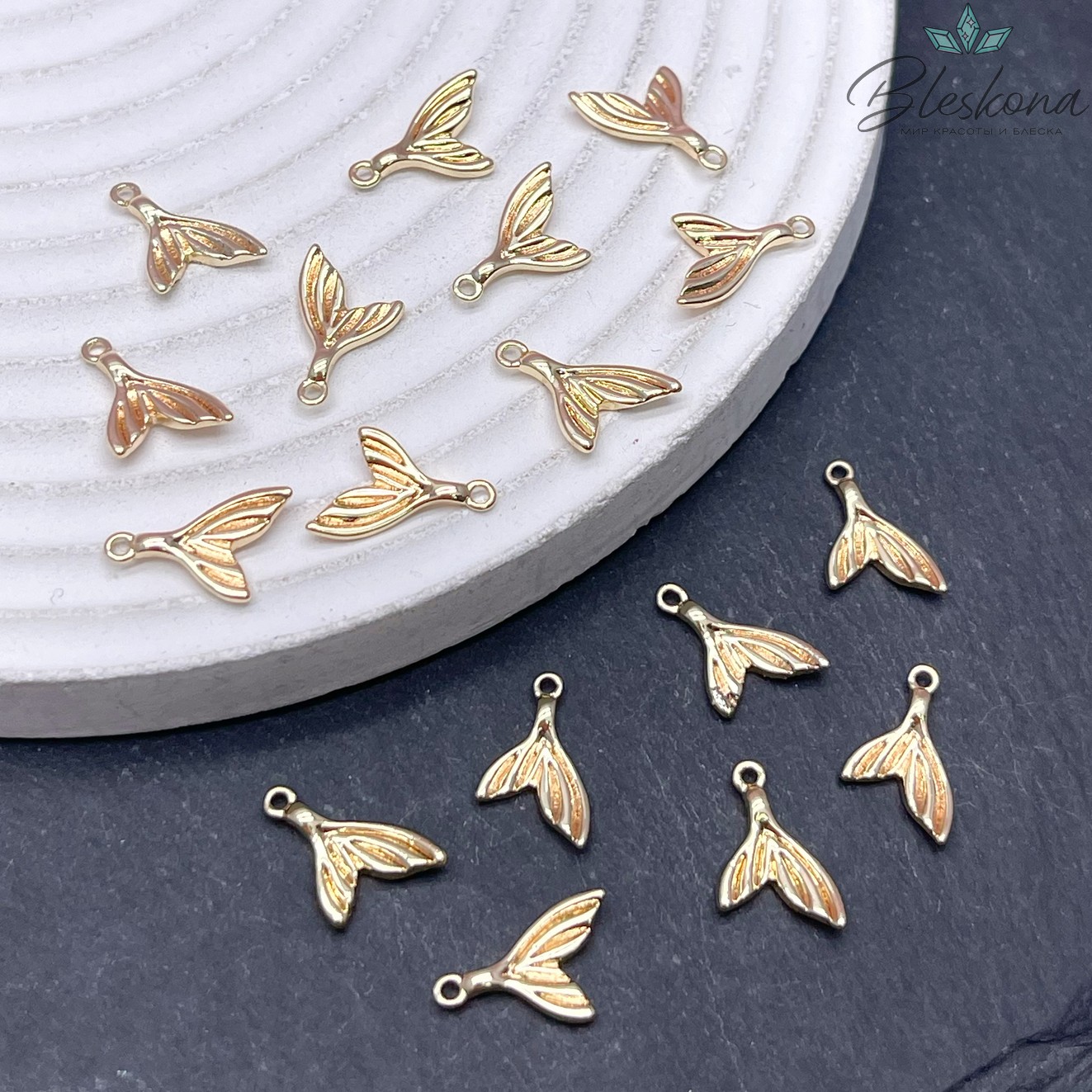 8,5*11мм, цвет золото, Подвеска хвост кита  