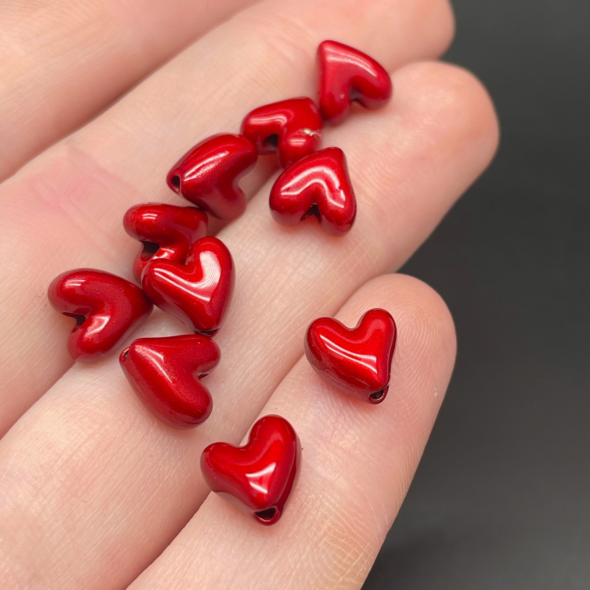 8 мм , Бусина сердце красная эмаль уп.10шт 