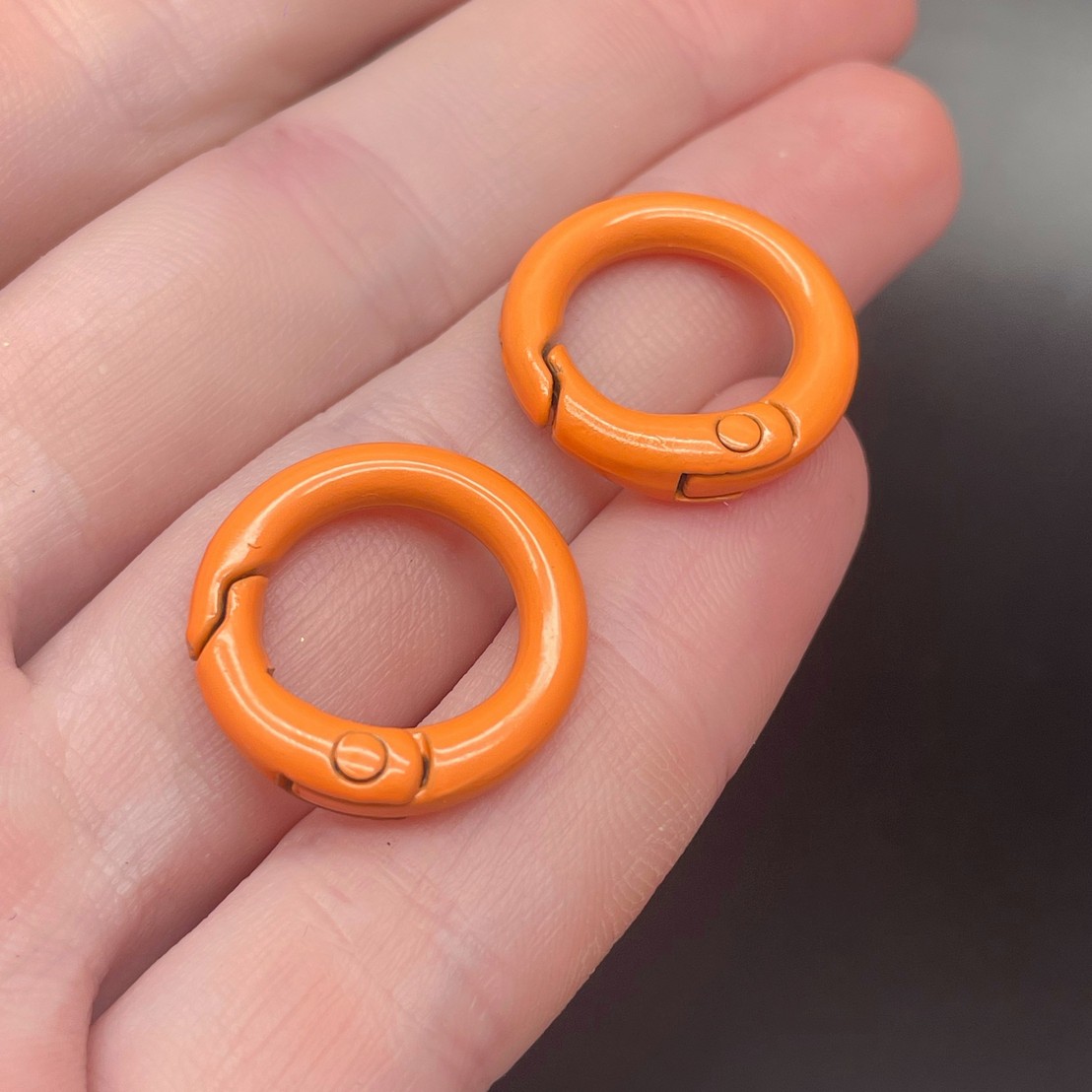 20мм , Замок круг оранжевая эмаль 