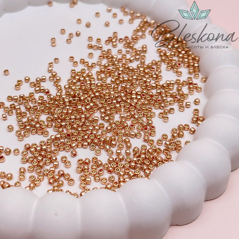 Бисер TOHO round 11/0 цвет №PF551 (оттенок коричневого)