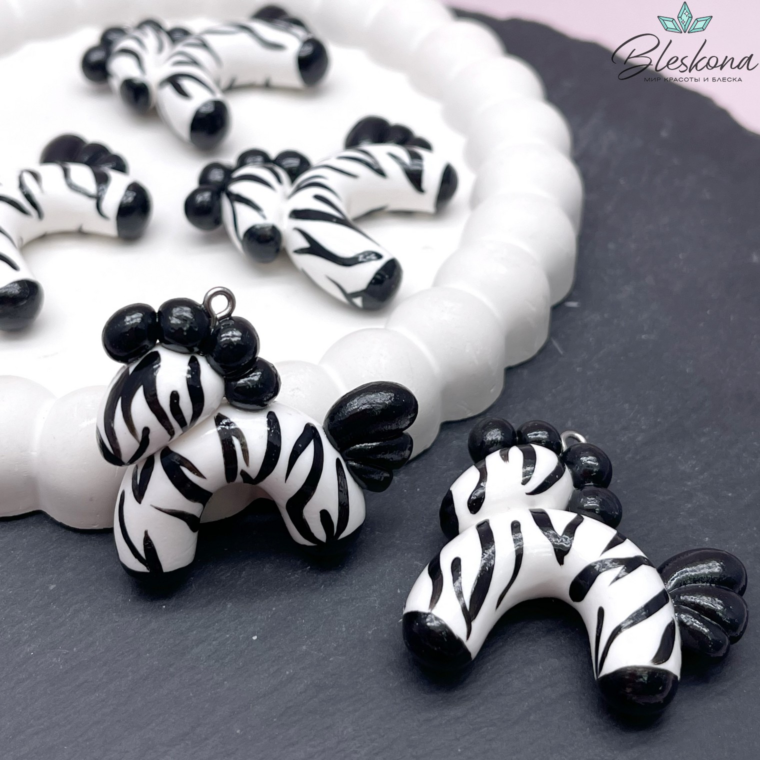 38*35 мм, Цвет серебро, Подвеска Зебра