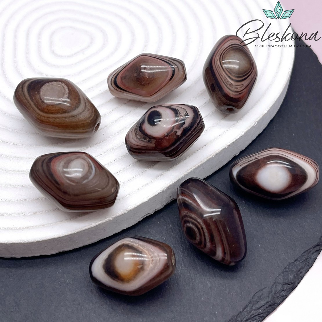 Дзи природная коричневая из агата 30,5*19,5 мм 