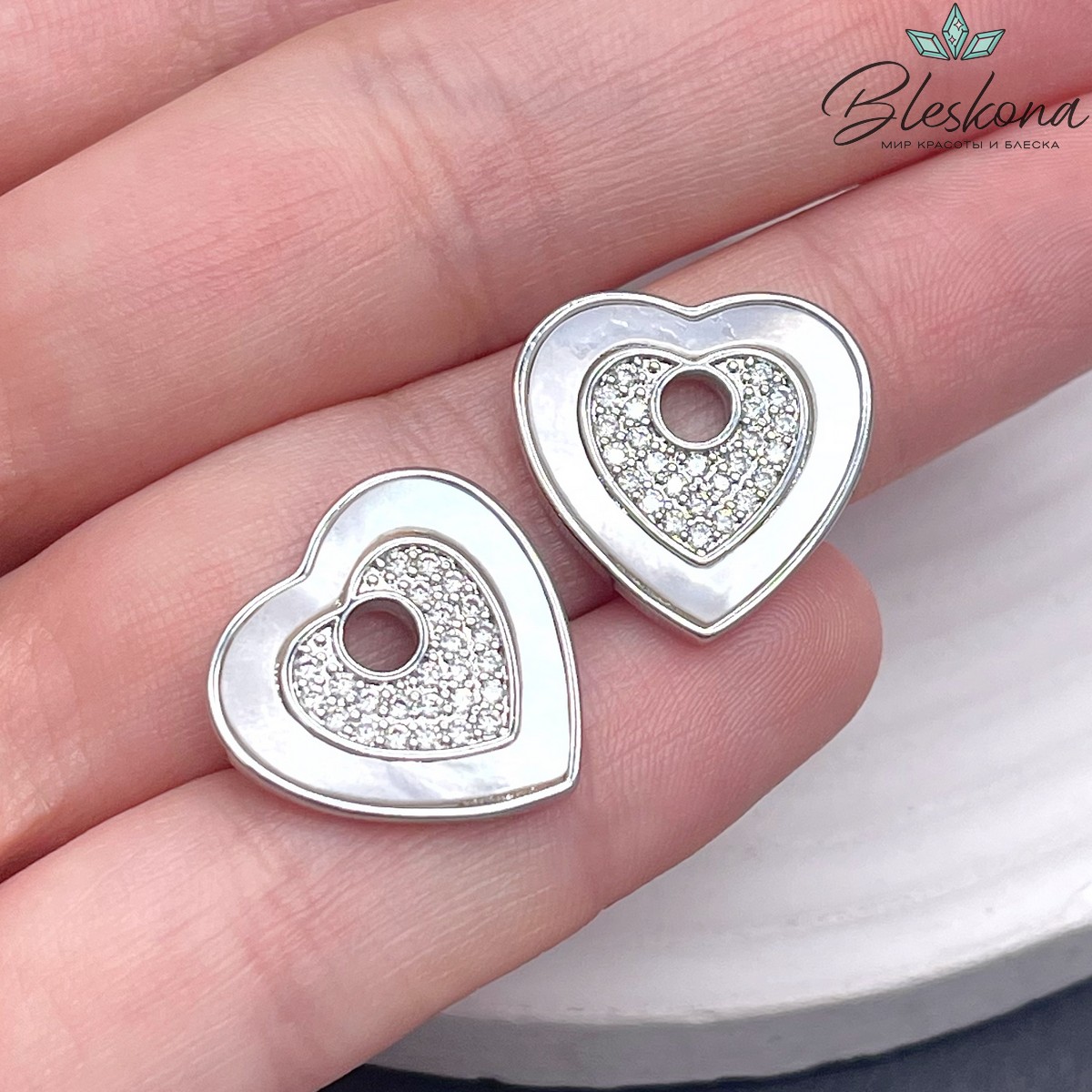 17,8*18,2мм Цвет серебро, Подвеска сердце белый перламутр цирконы  