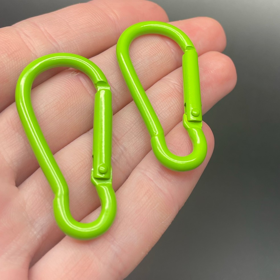 22*45,7мм , Замок-карабин крупный зеленая  эмаль 